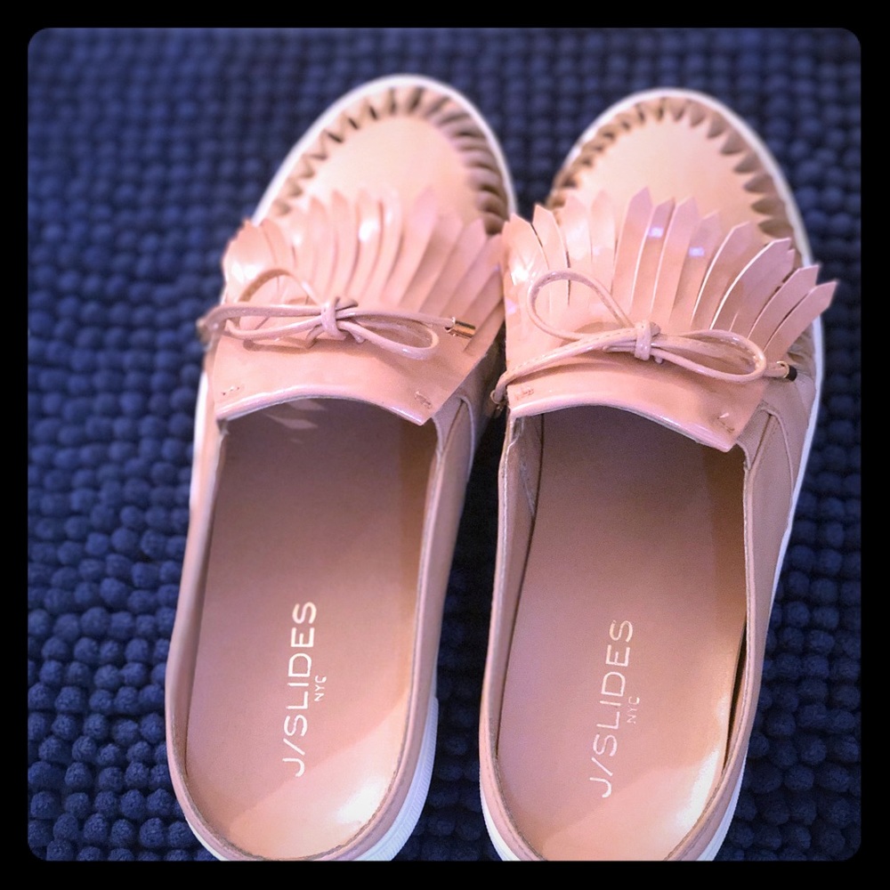 Size 8 sneaker slide!